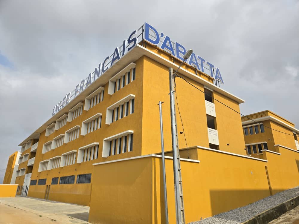 Le campus, Route d'Abatta
