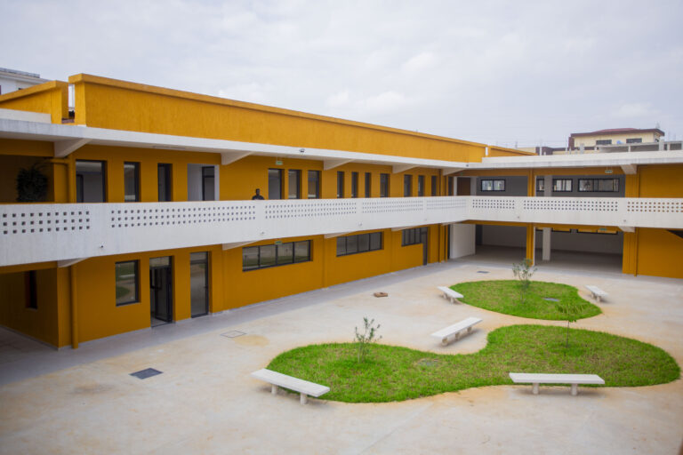 Cour